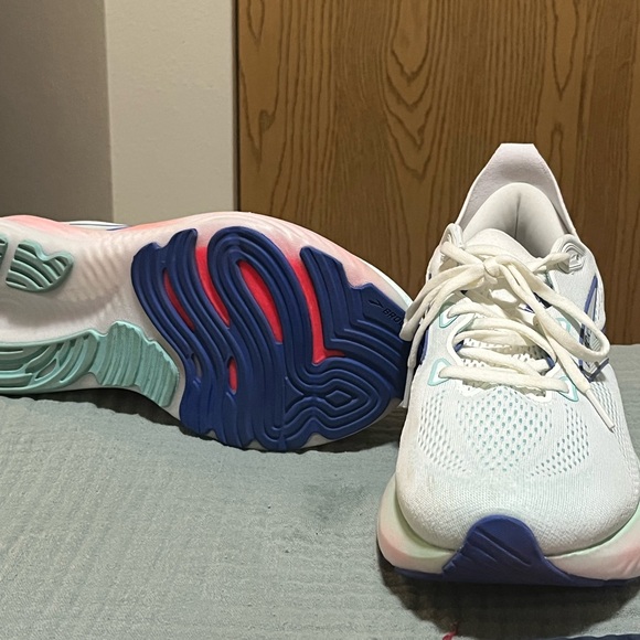 Brooks Womens glycerin 22 new with tags - Picture 6 of 7